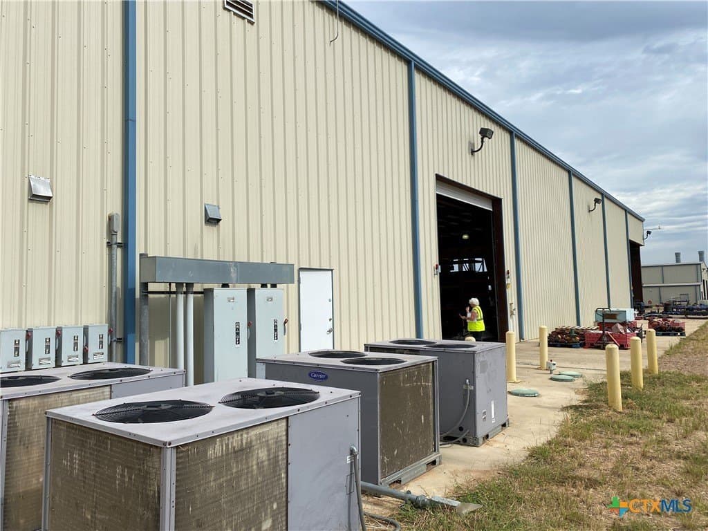 14 acres in Victoria County - photo 10
