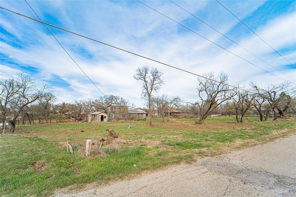 0.37 acres in Stephens County - photo 2