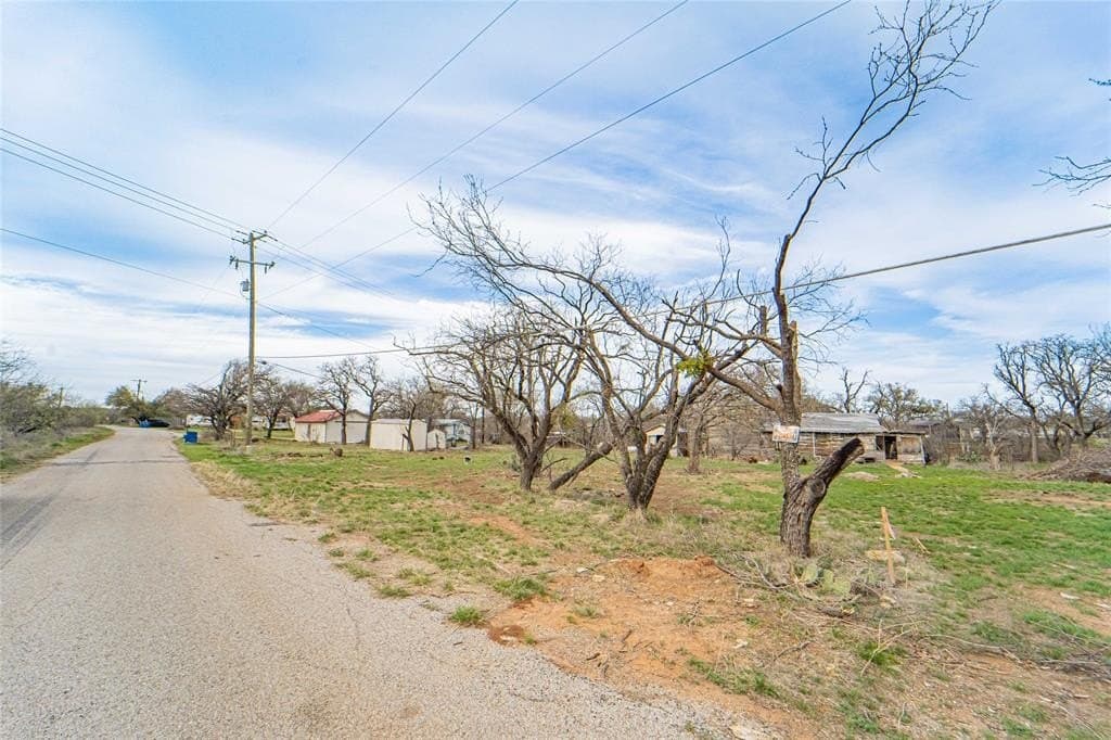 0.37 acres in Stephens County - photo 6