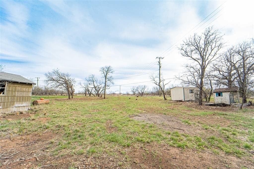 0.37 acres in Stephens County - photo 5