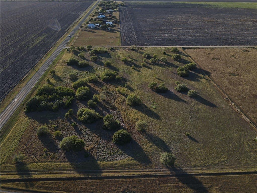 11 acres in Nueces County - photo 2
