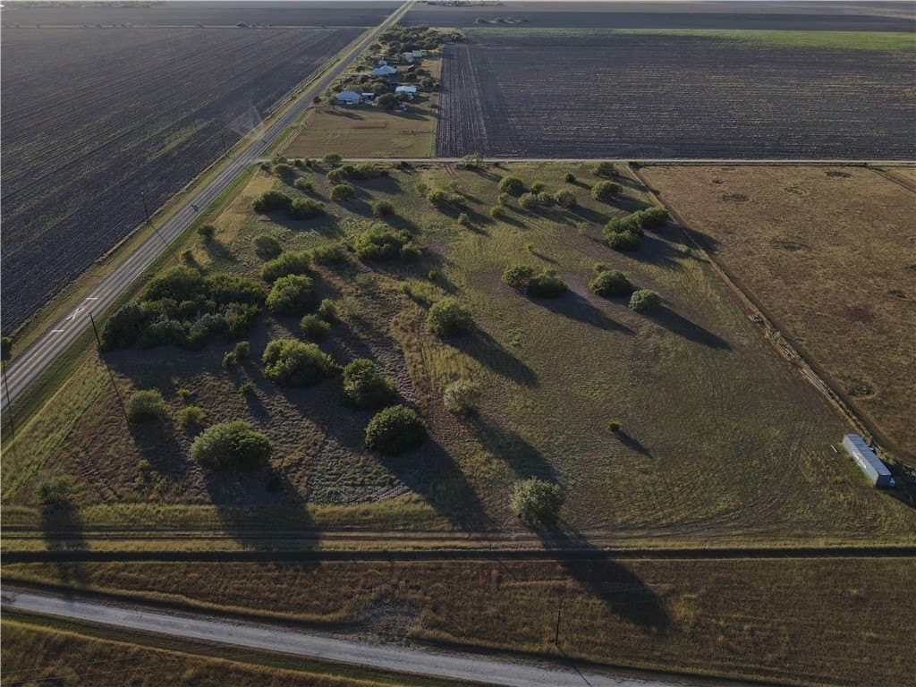 11 acres in Nueces County - photo 6