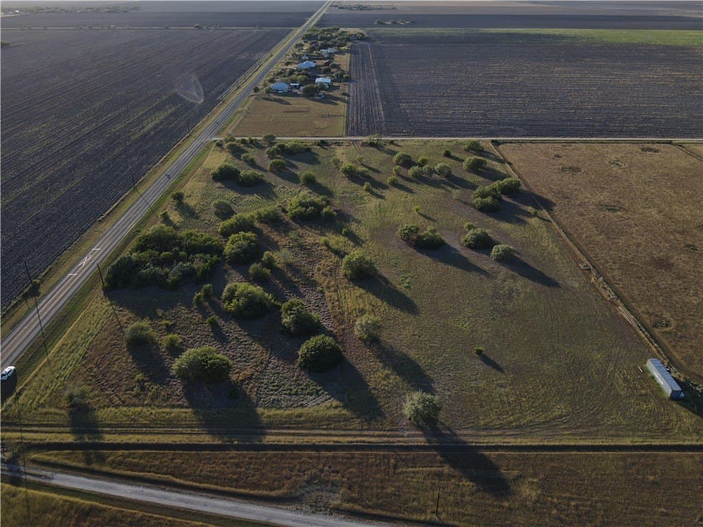 11 acres in Nueces County - photo 3