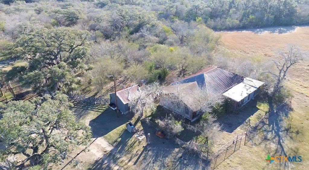 165.24 acres in Goliad County - photo 4