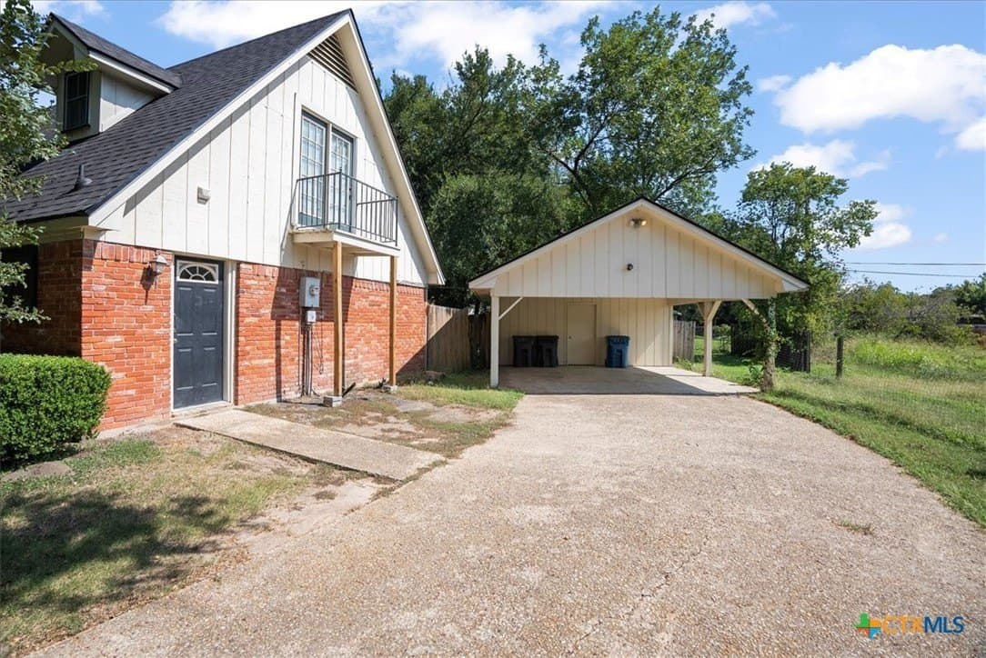 212 acres in Navarro County - photo 4