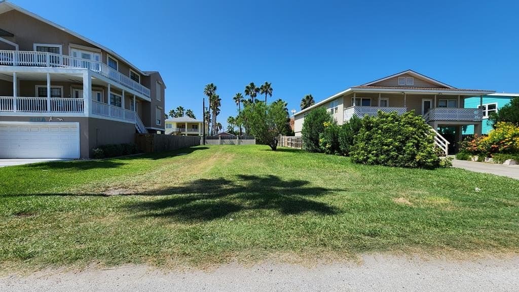 208 Oleander St.