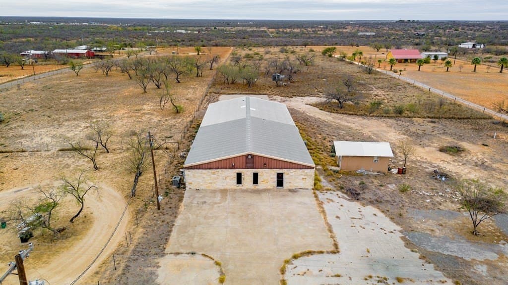 261,360 acres in Dimmit County - photo 39