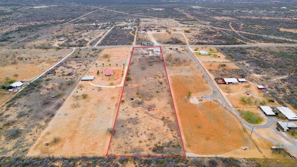 261,360 acres in Dimmit County - photo 46