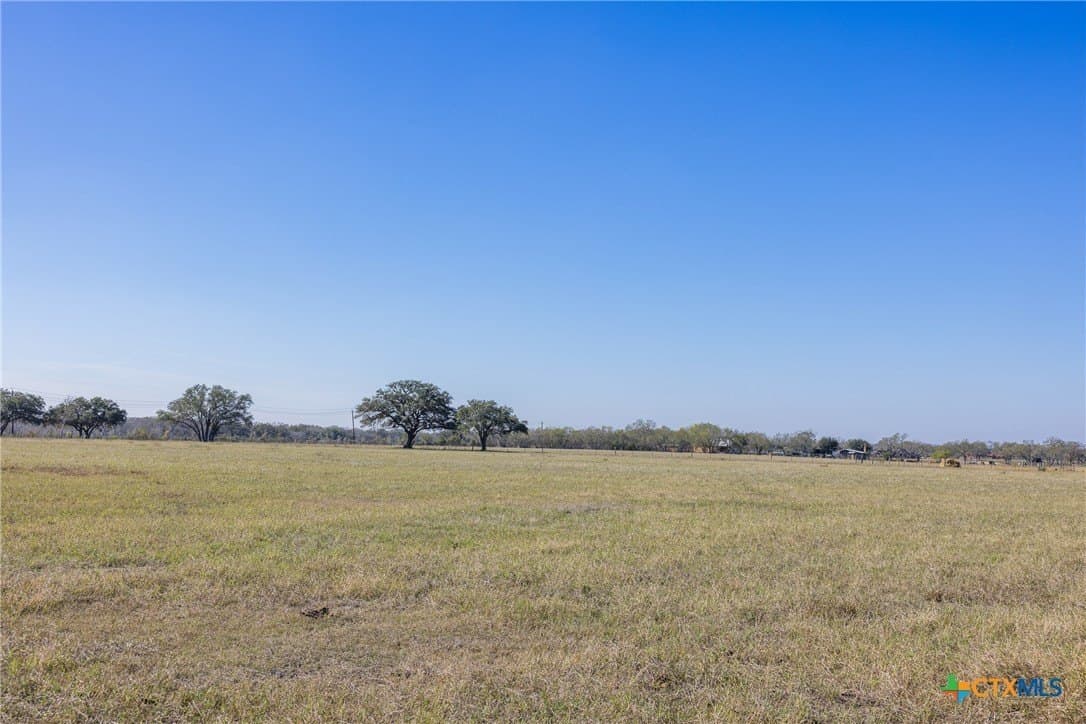 10.01 acres in Gonzales County - photo 11