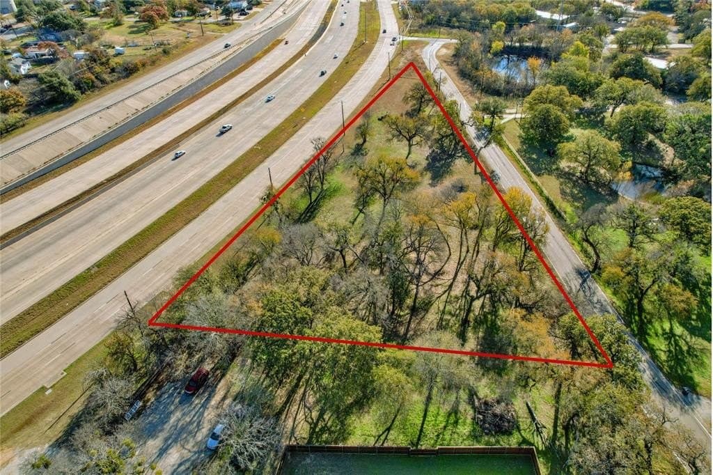 1.8 acres in Tarrant County - photo 4