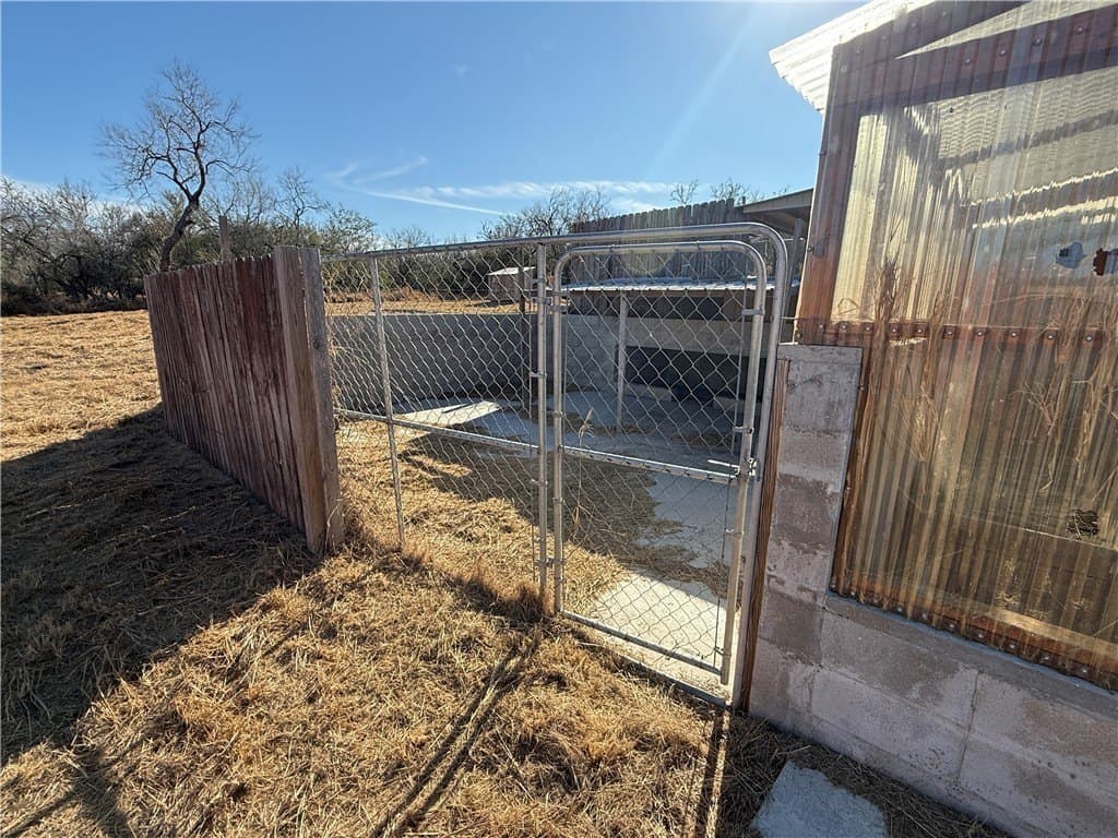 1.3 acres in Live Oak County - photo 4