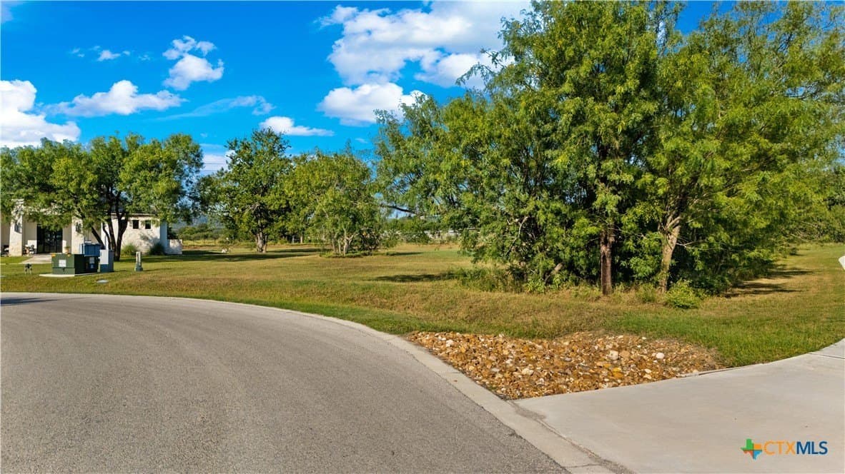 1.46 acres in Comal County - photo 9