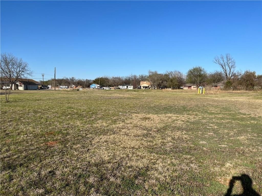 1.15 acres in McLennan County - photo 8