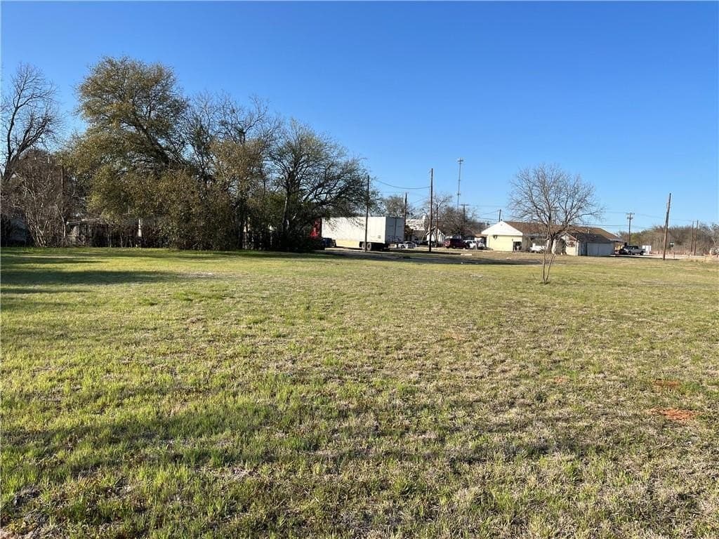 1.15 acres in McLennan County - photo 10