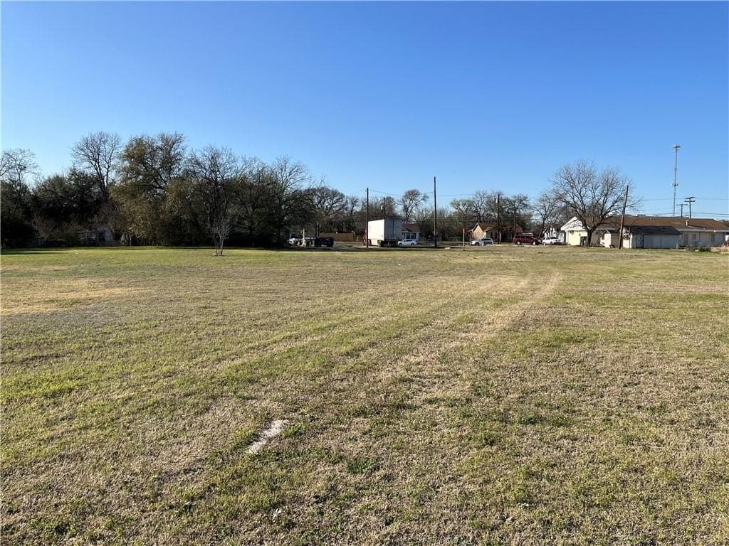 1.15 acres in McLennan County - photo 12