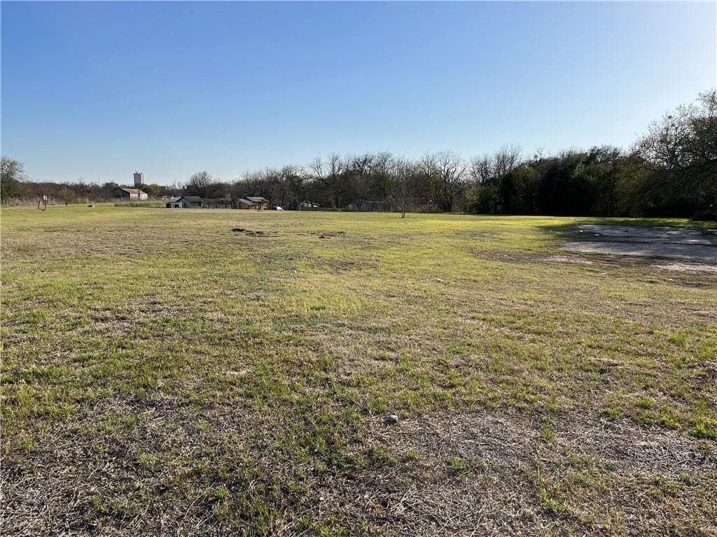 1.15 acres in McLennan County - photo 18