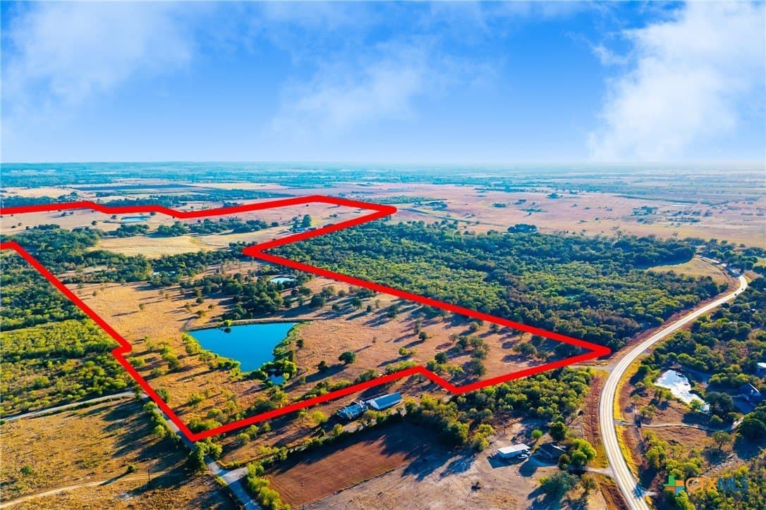 431.62 acres in Guadalupe County - photo 4