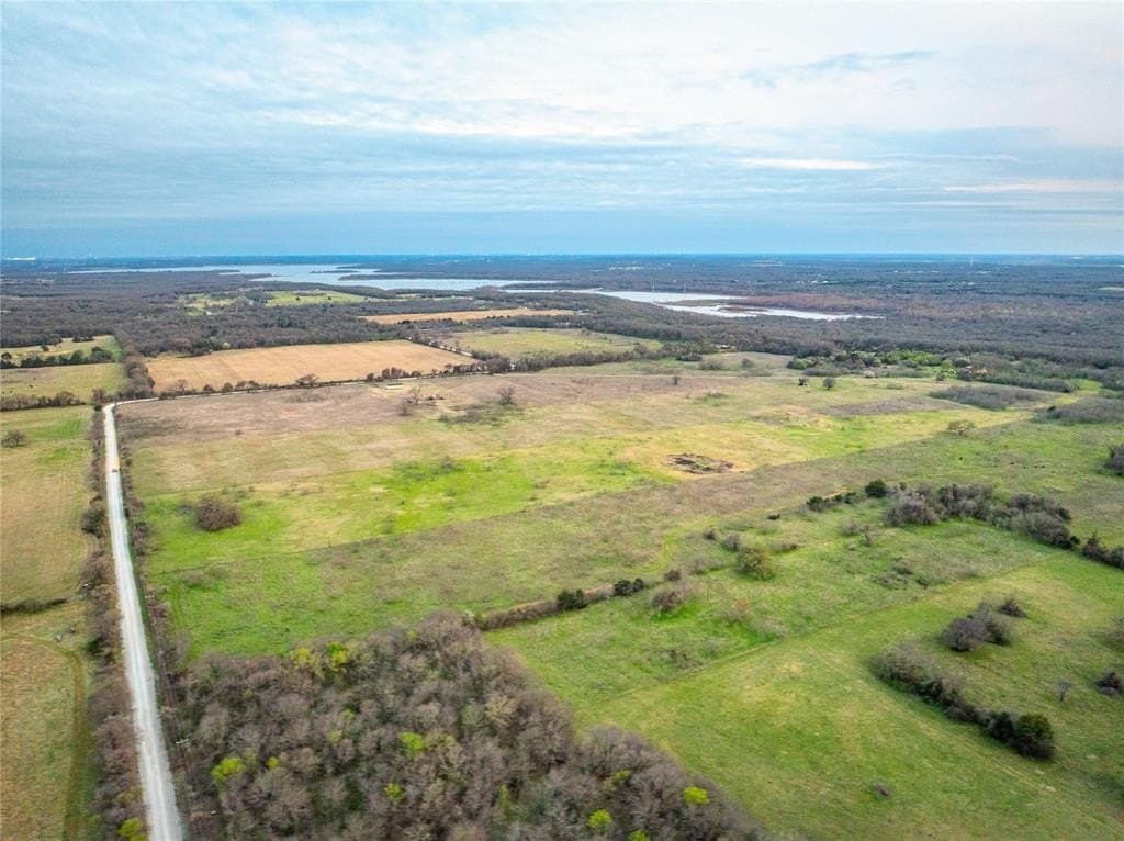 10.48 acres in Hill County - photo 8