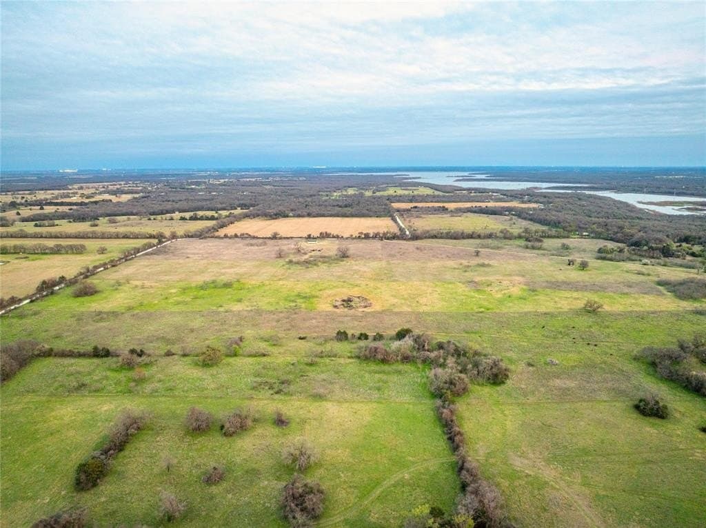 10.48 acres in Hill County - photo 7