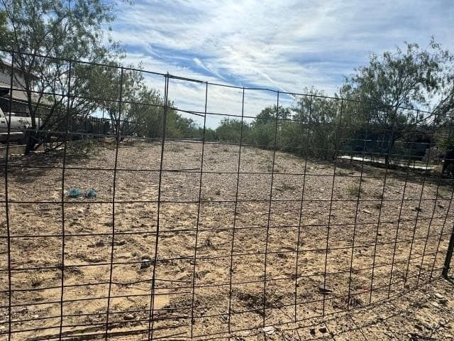 0.27 acres in Webb County - photo 6