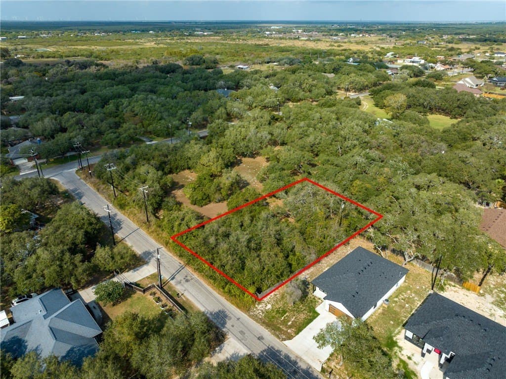 0.33 acres in San Patricio County - photo 4