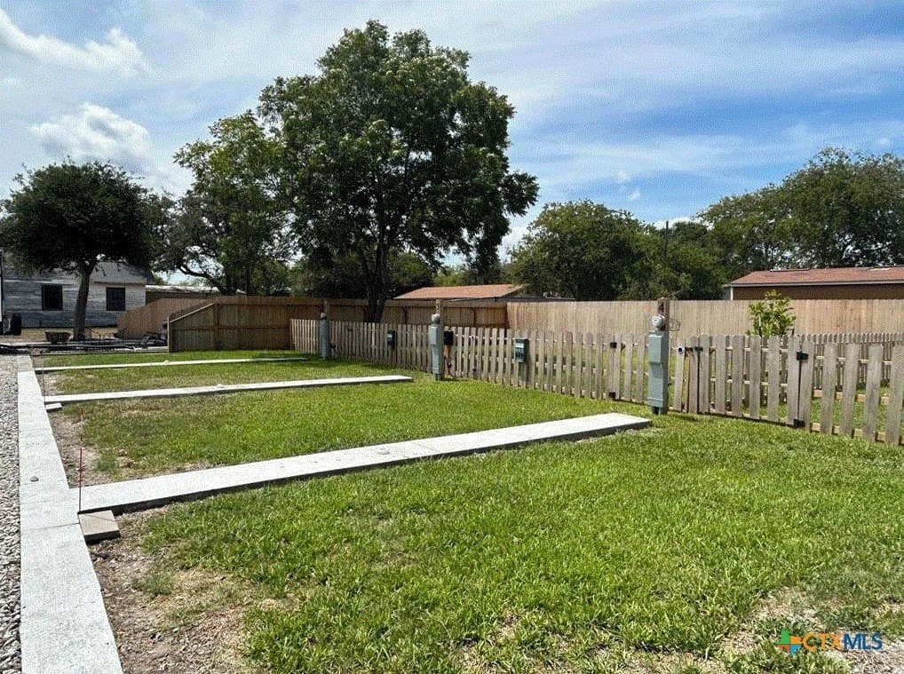 0.38 acres in Refugio County - photo 4