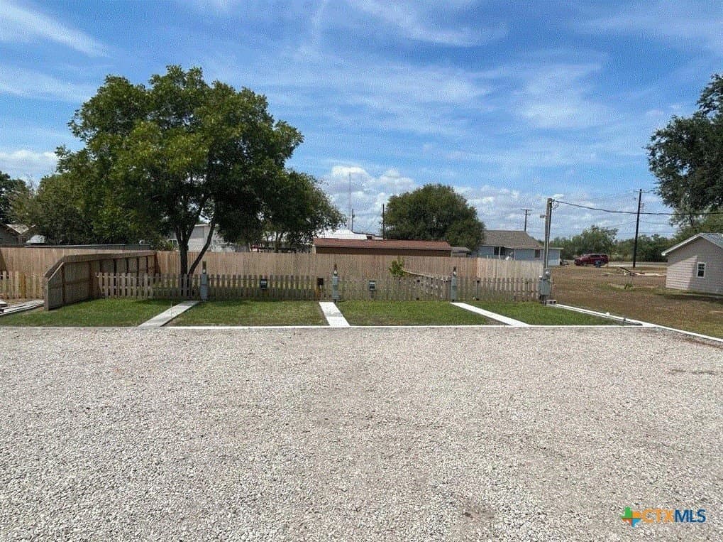0.38 acres in Refugio County - photo 2