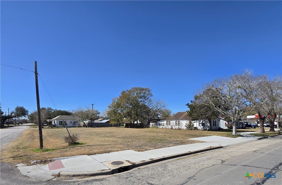 0.32 acres in Wharton County - photo 2