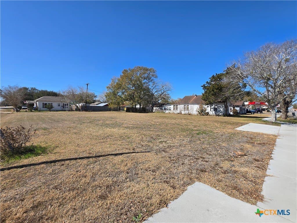0.32 acres in Wharton County - photo 3