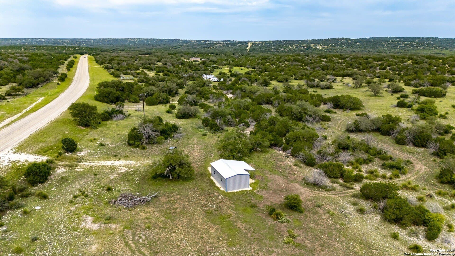 25.66 acres in Edwards County - photo 23