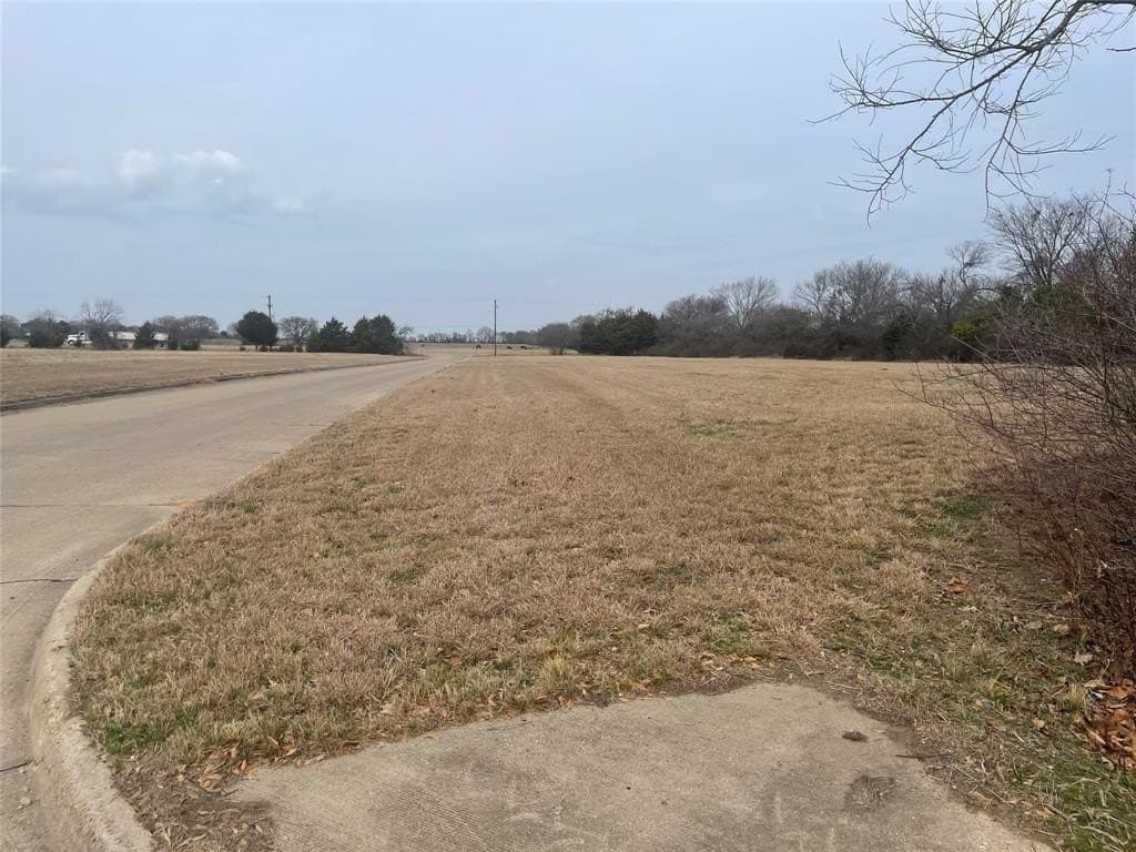 1.61 acres in Ellis County - photo 3