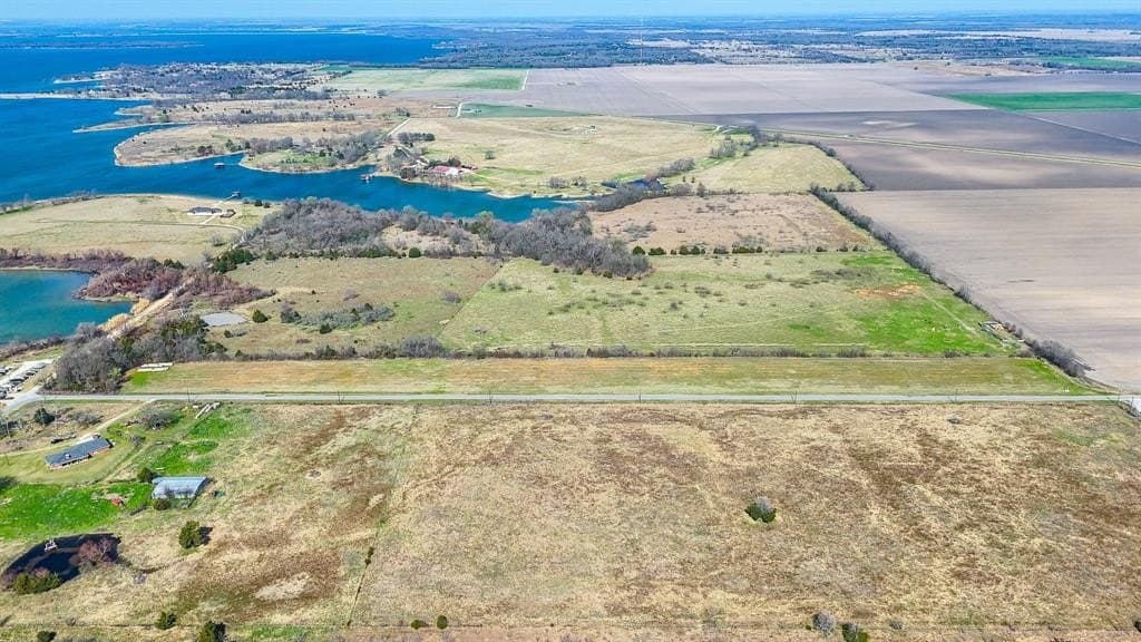 1.67 acres in Navarro County - photo 9