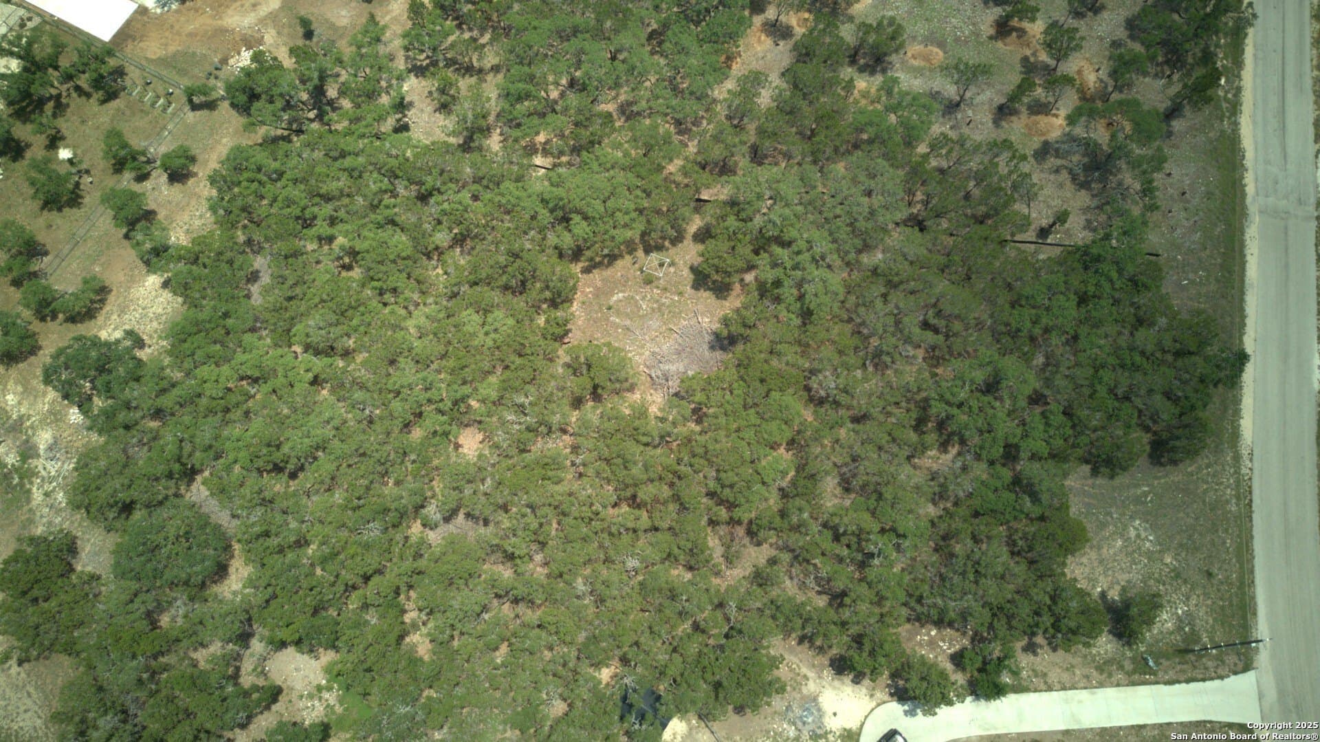 1.47 acres in Comal County - photo 4