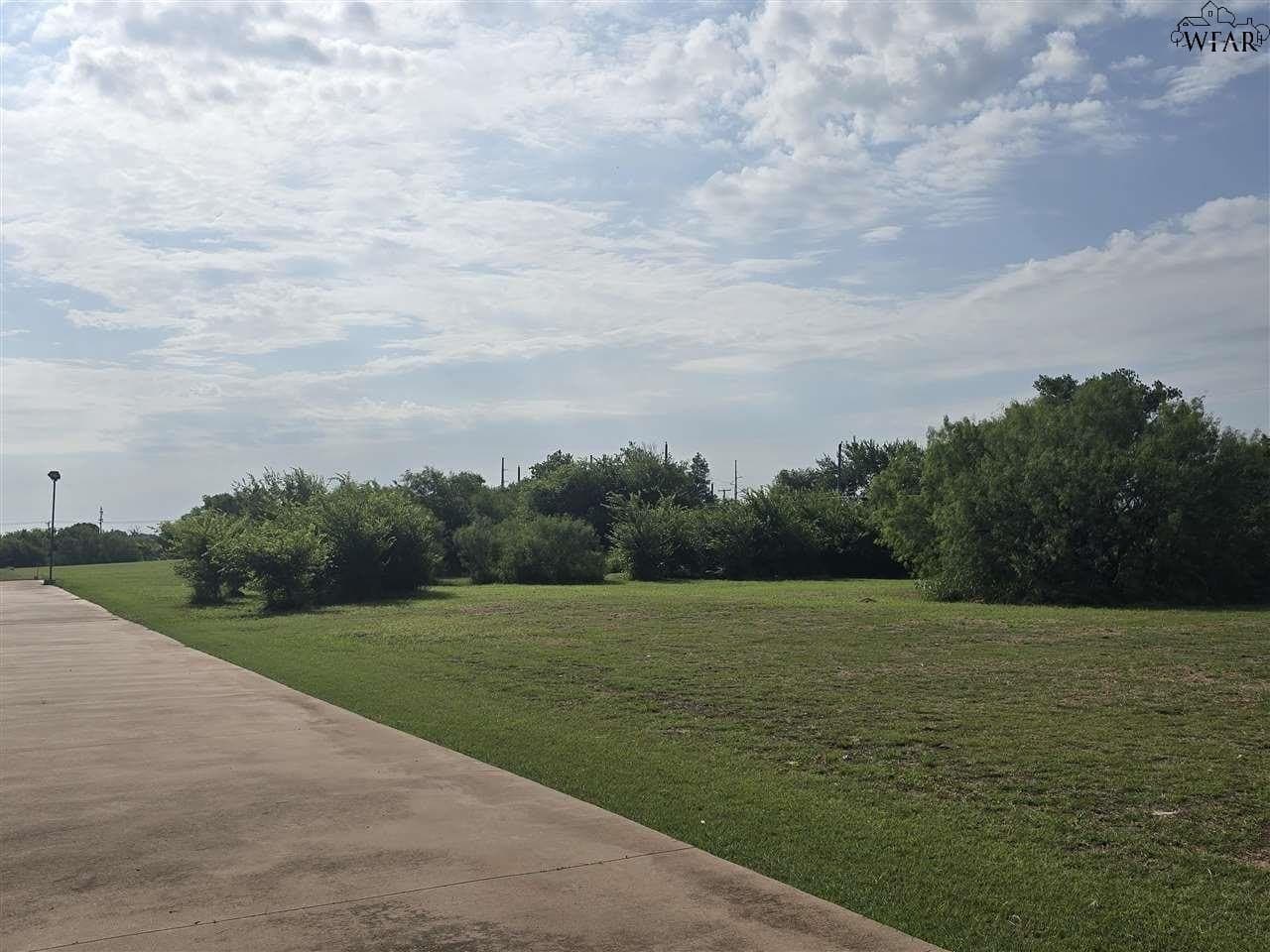 4.88 acres in Wichita County - photo 25