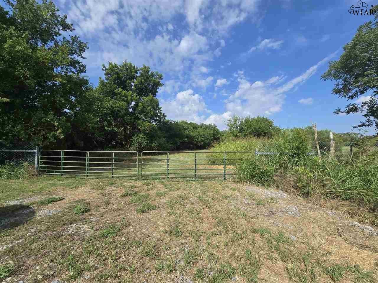 4.88 acres in Wichita County - photo 10