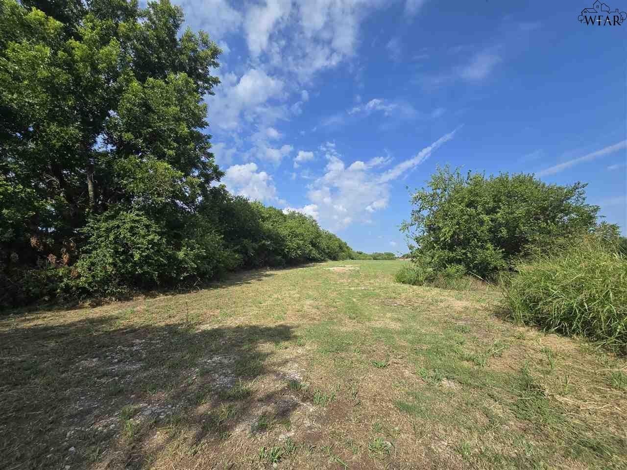 4.88 acres in Wichita County - photo 9