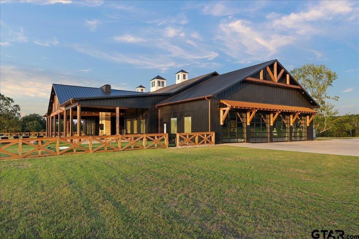 333 acres in Smith County - photo 4
