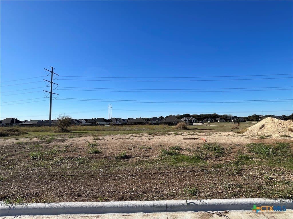 1931 Slade Drive lot: 001