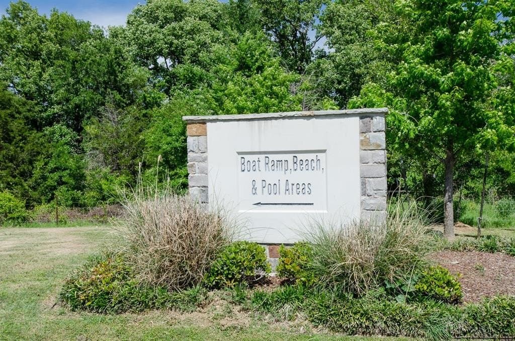 1.01 acres in Navarro County - photo 36