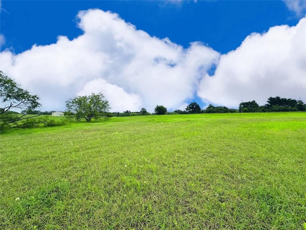 1.01 acres in Navarro County - photo 23