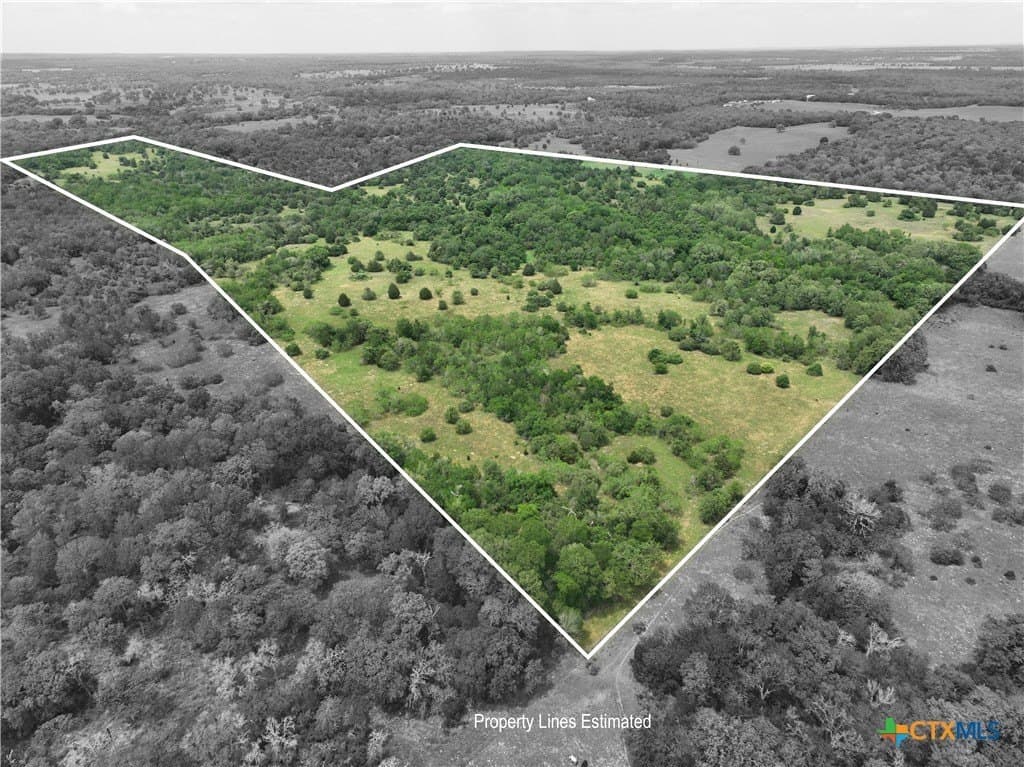 107.46 acres in Bastrop County - photo 3