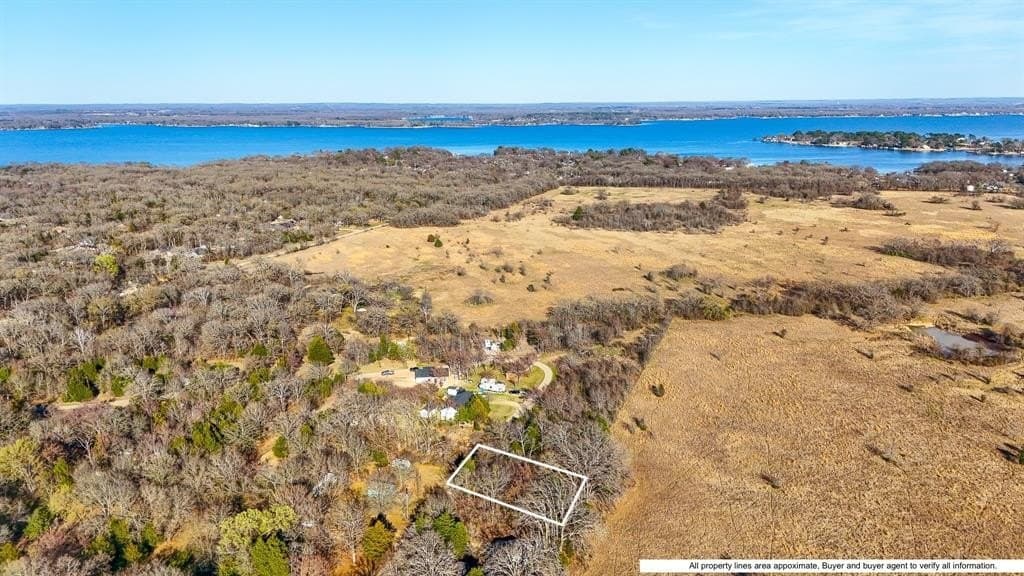 0.11 acres in Henderson County - photo 4