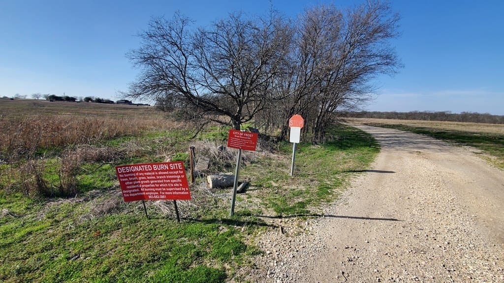 13.97 acres in Navarro County - photo 15