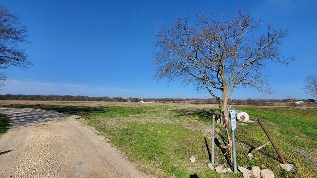 13.97 acres in Navarro County - photo 14