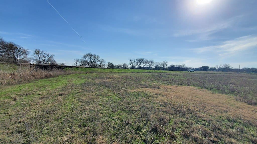 13.97 acres in Navarro County - photo 9