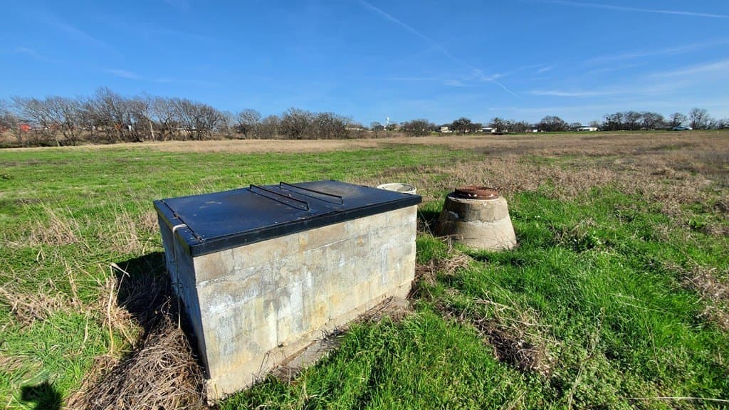 13.97 acres in Navarro County - photo 11