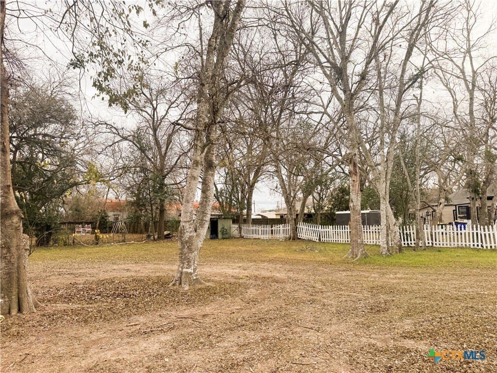 0.14 acres in Gonzales County - photo 3