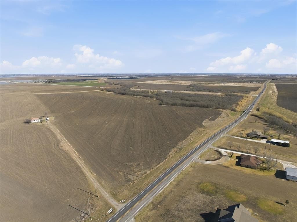 22.08 acres in Hill County - photo 12