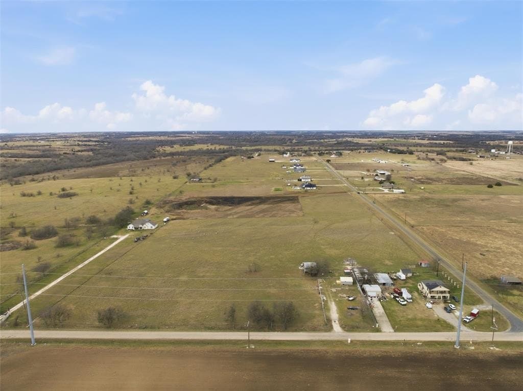 5.88 acres in McLennan County - photo 2