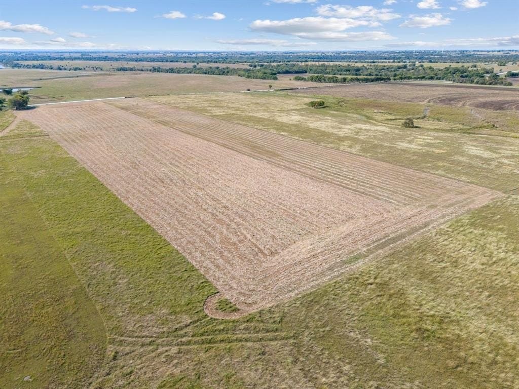 10.04 acres in Cooke County - photo 8